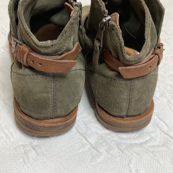 Miz Mooz Finney Gladiator Sandals Flats Shoes Green Suede Leather 40 US 9.5 - Picture 3 of 9